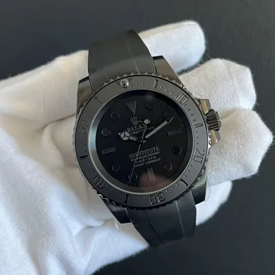 Full Black Dial